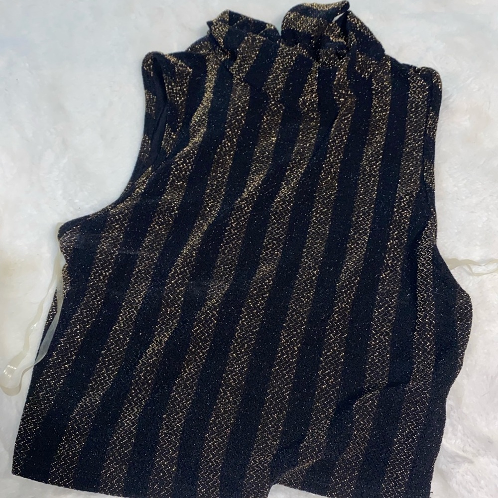 Black and gold crop top